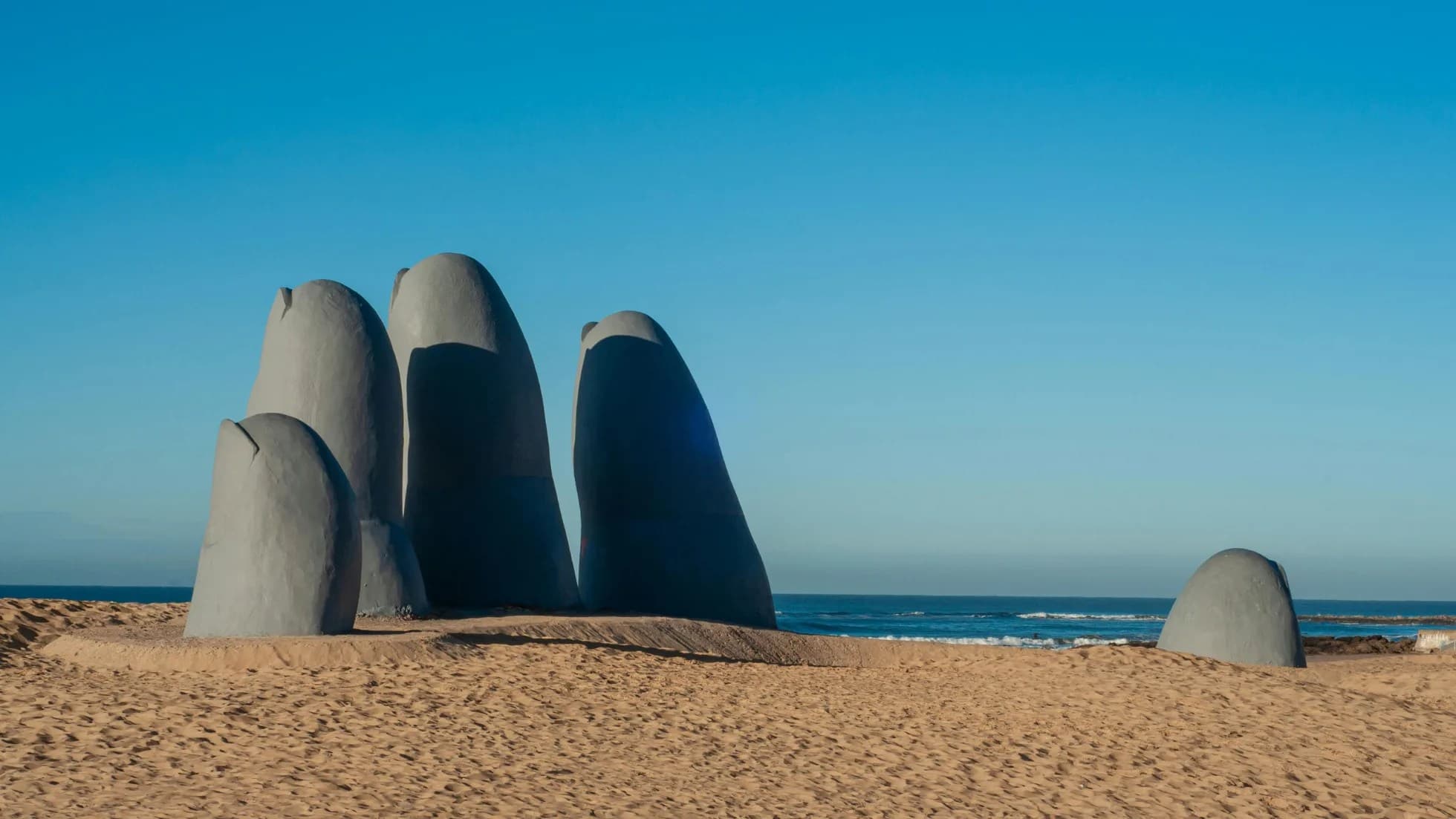Punta del Este sculpture